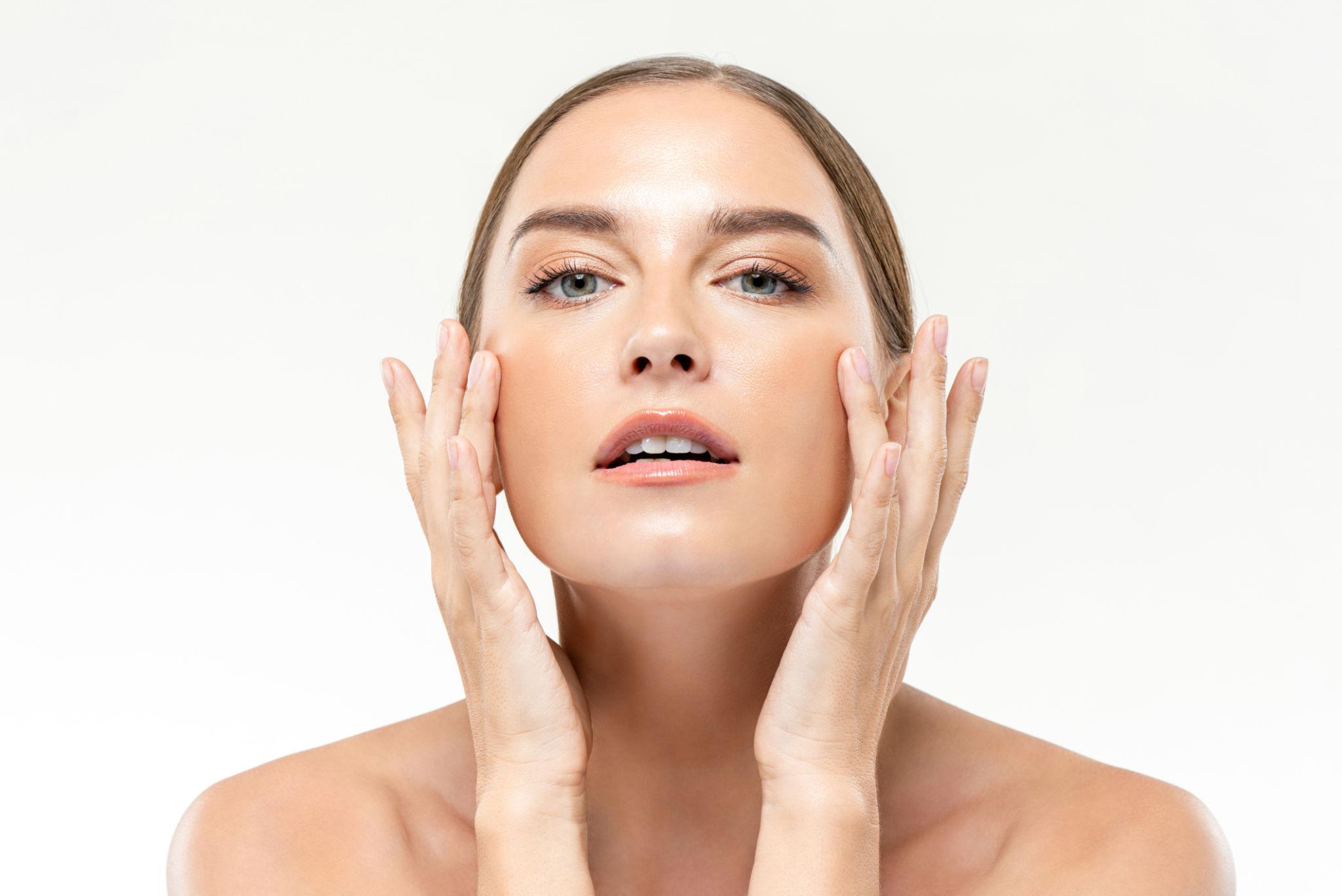 Say Goodbye to Acne & Dark Spots with Smart Skincare
